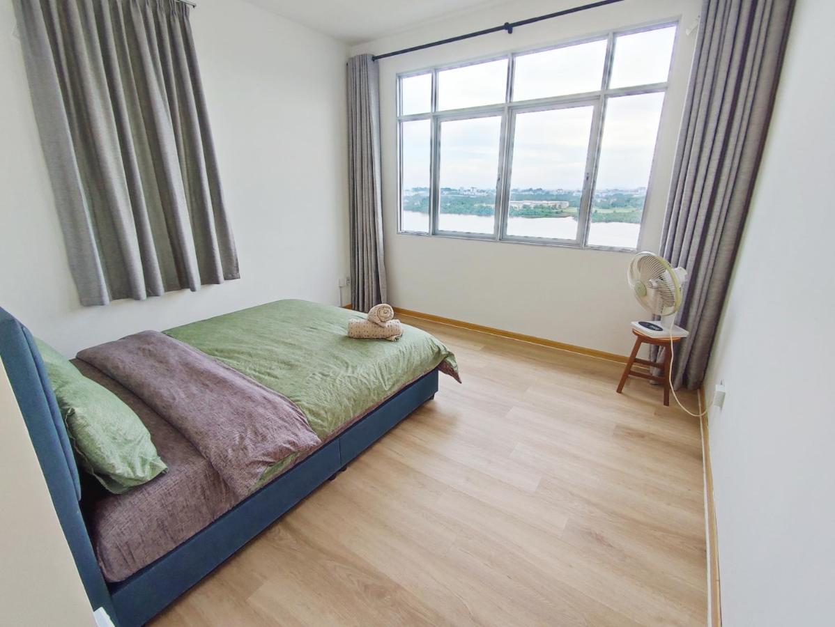 Muji Homestay Kuching Scenic View 2 Bedrooms Entire Apartment Exterior foto